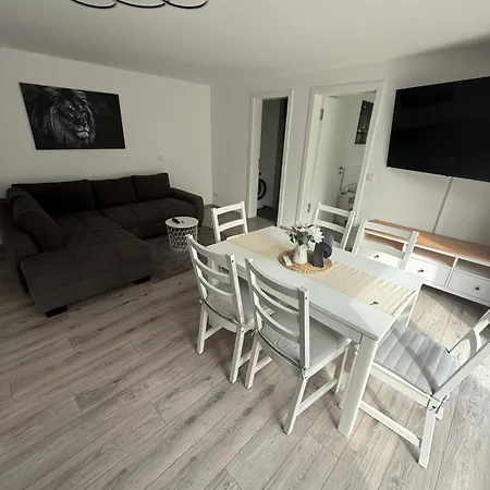 Neue , Schoene 3 In Appartement