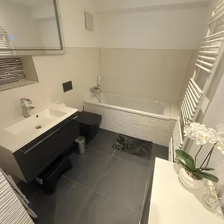 Neue , Schoene 3 In * Drážďany