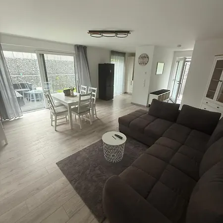 Appartement Neue , Schoene 3 In Dresde