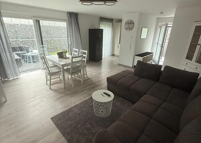 Apartment Neue , Schöne 3 In Dresden