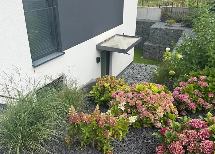 Neue , Schoene 3 In *