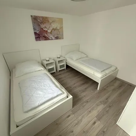 Apartment Neue , Schoene 3 In Dresden