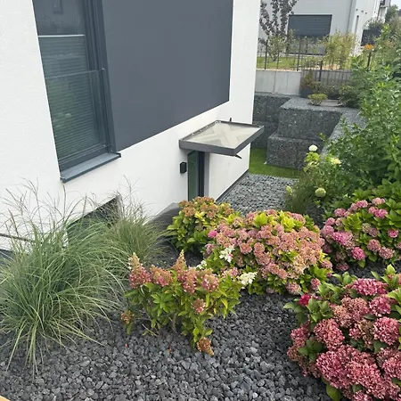 Neue , Schoene 3 In *